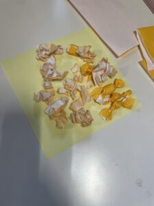 折り紙で作ったキャンディ